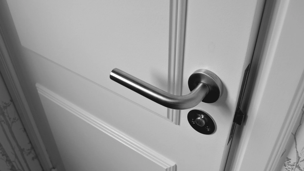Role Of A Commercial Door Lock In The Hospitality Industry